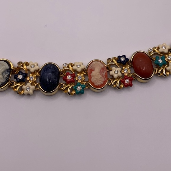 โจ Gorgeous Vintage JBK cameo and precious stones bracelet - Picture 13 of 17